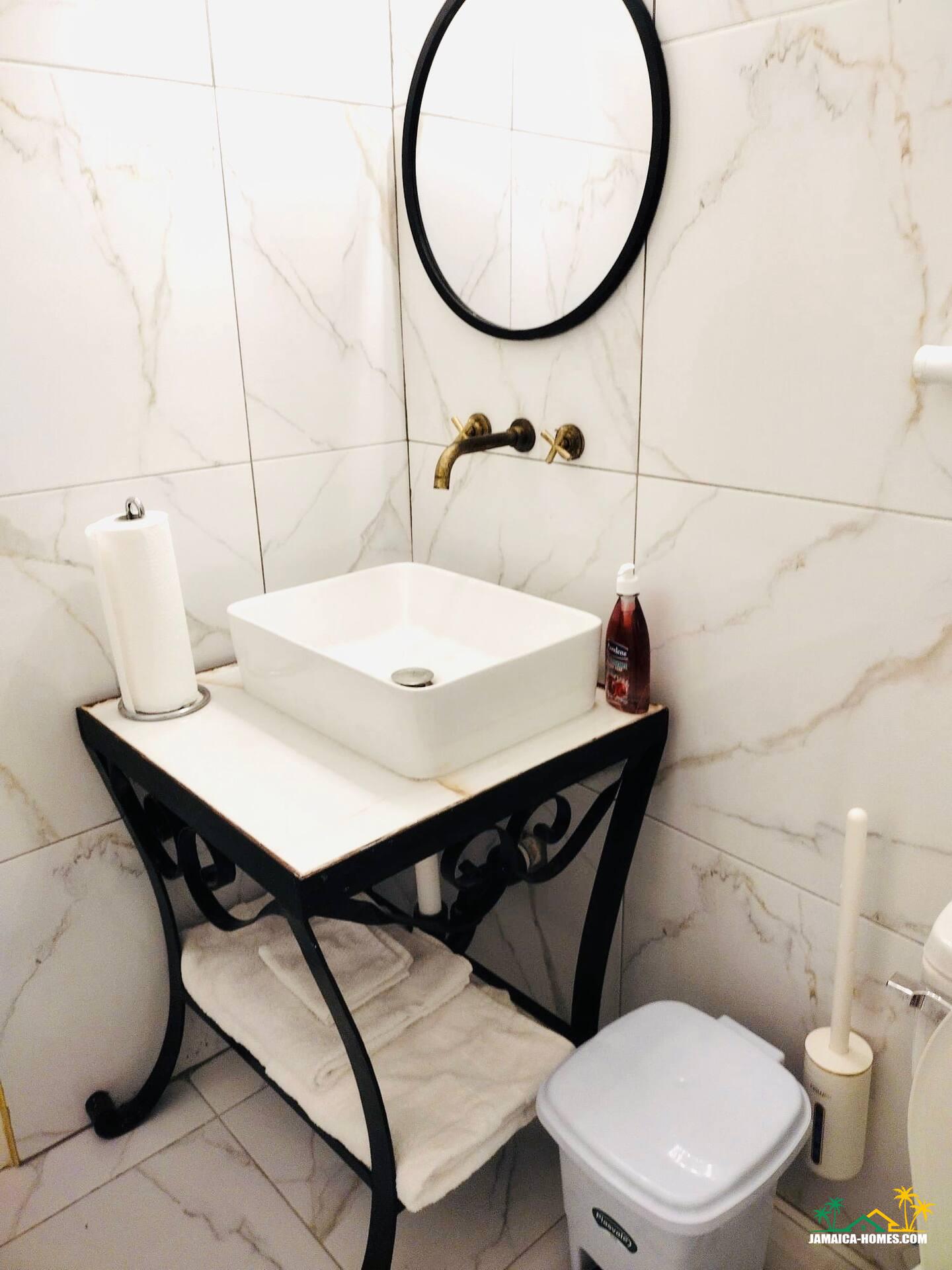 302db53d-95b8-4a00-8e40-55040a63e7c1